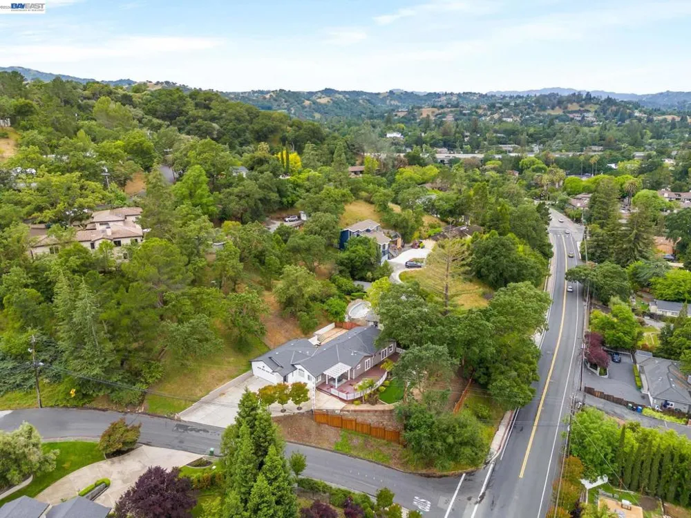 11 Rudgear Dr Walnut Creek, CA 94596