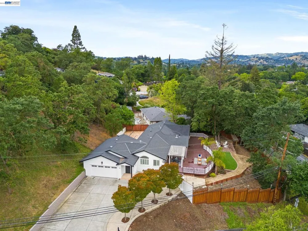 11 Rudgear Dr Walnut Creek, CA 94596