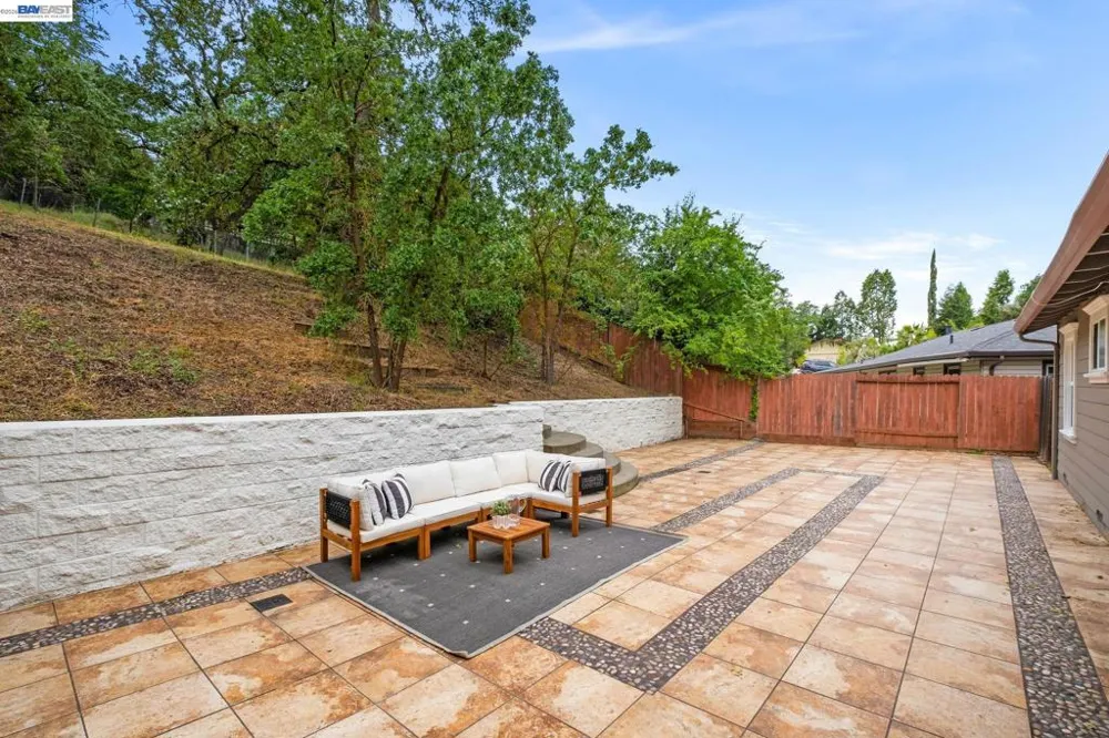 11 Rudgear Dr Walnut Creek, CA 94596