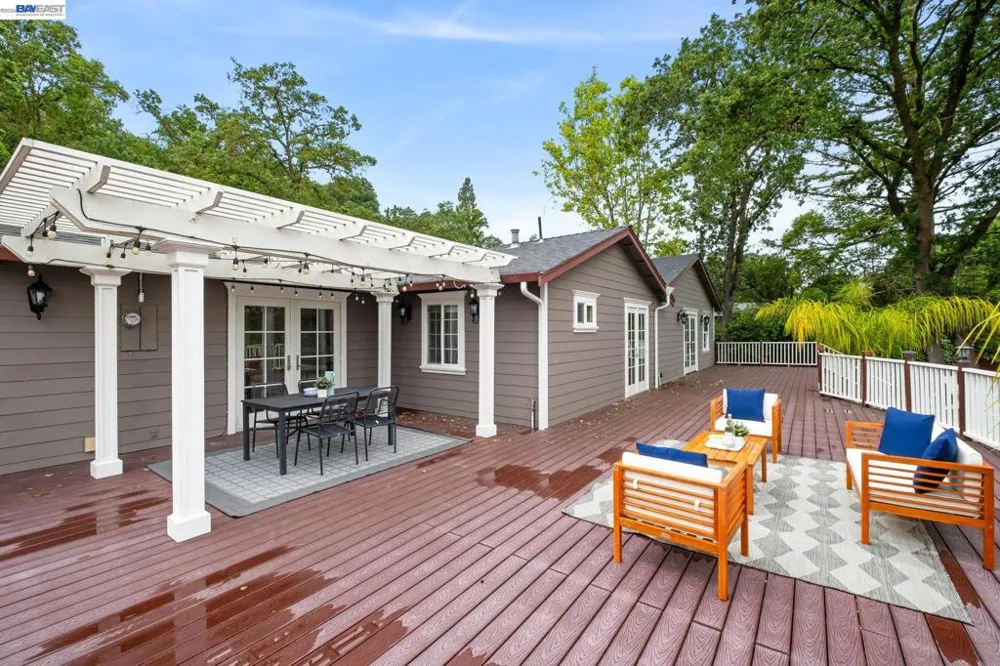 11 Rudgear Dr Walnut Creek, CA 94596