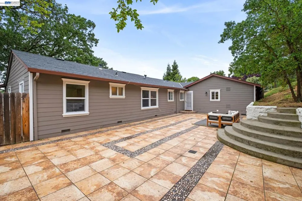11 Rudgear Dr Walnut Creek, CA 94596