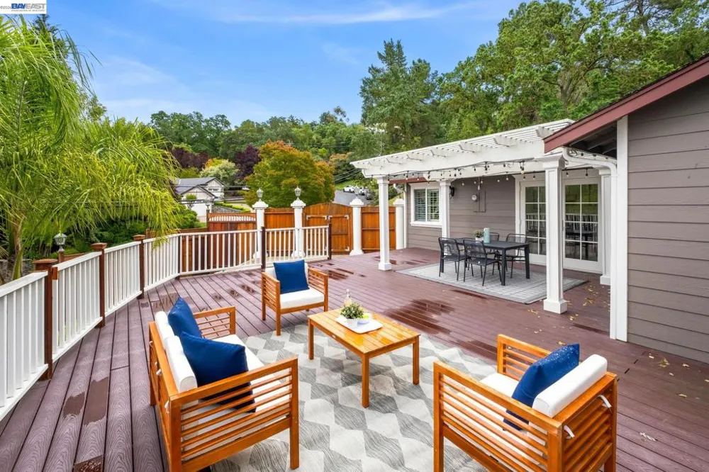 11 Rudgear Dr Walnut Creek, CA 94596
