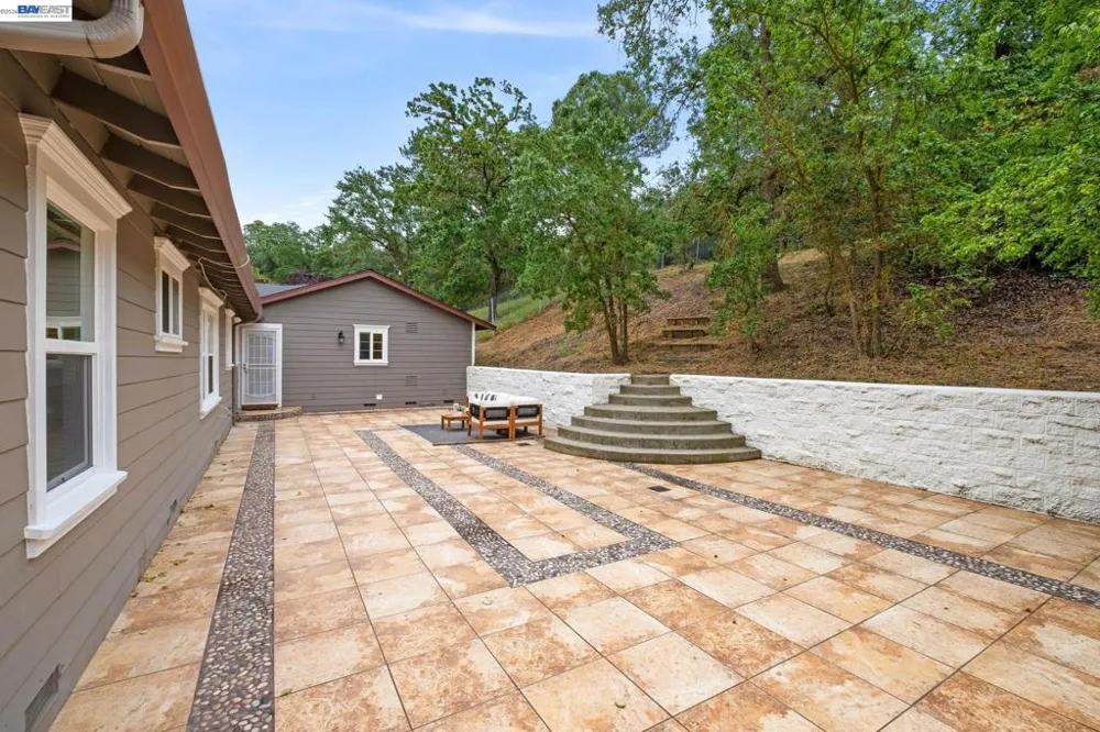 11 Rudgear Dr Walnut Creek, CA 94596