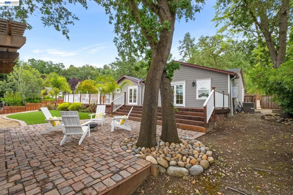 11 Rudgear Dr Walnut Creek, CA 94596