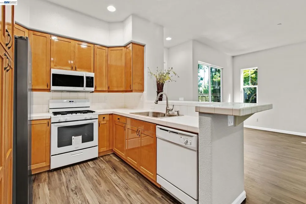 341 Imagination Pl Milpitas, CA 95035