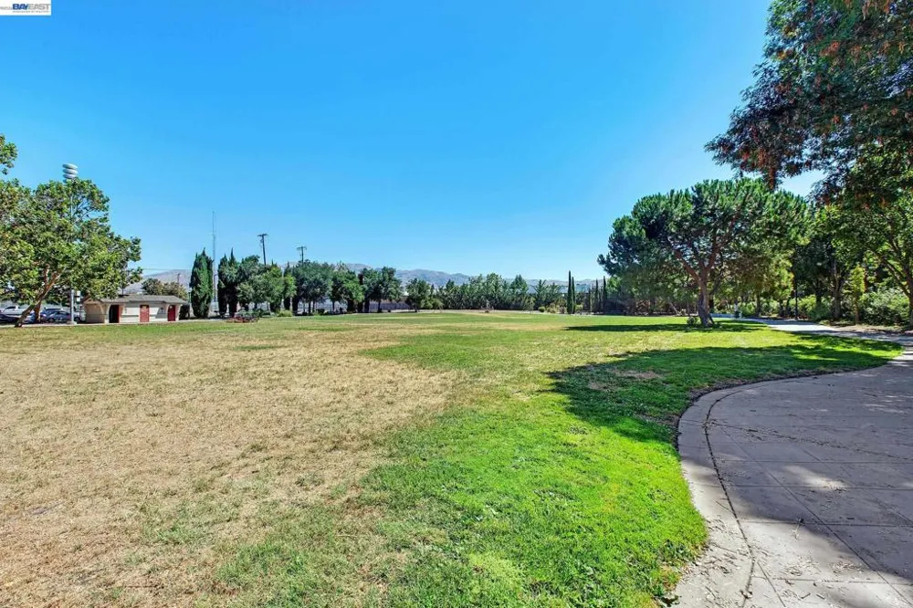 341 Imagination Pl Milpitas, CA 95035