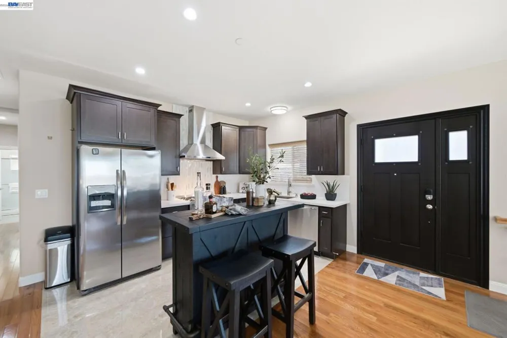17208 President Dr Castro Valley, CA 94546