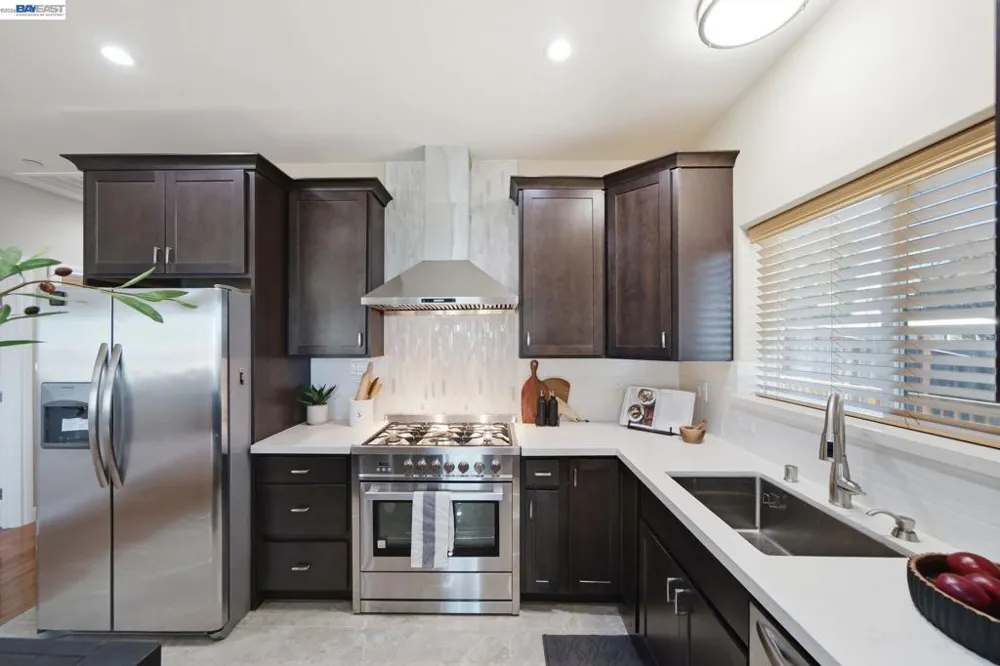 17208 President Dr Castro Valley, CA 94546