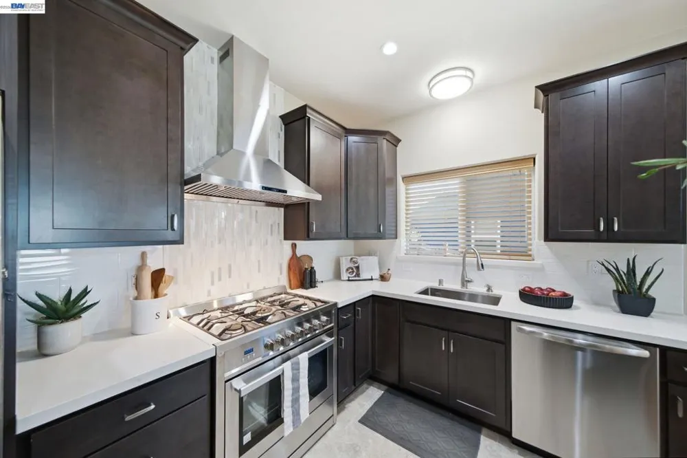 17208 President Dr Castro Valley, CA 94546