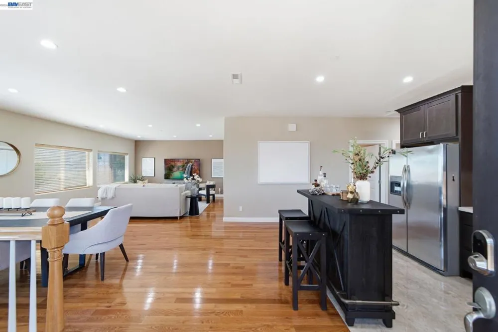 17208 President Dr Castro Valley, CA 94546