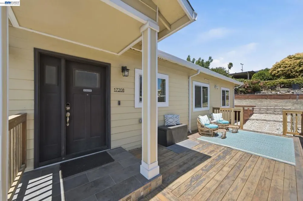 17208 President Dr Castro Valley, CA 94546