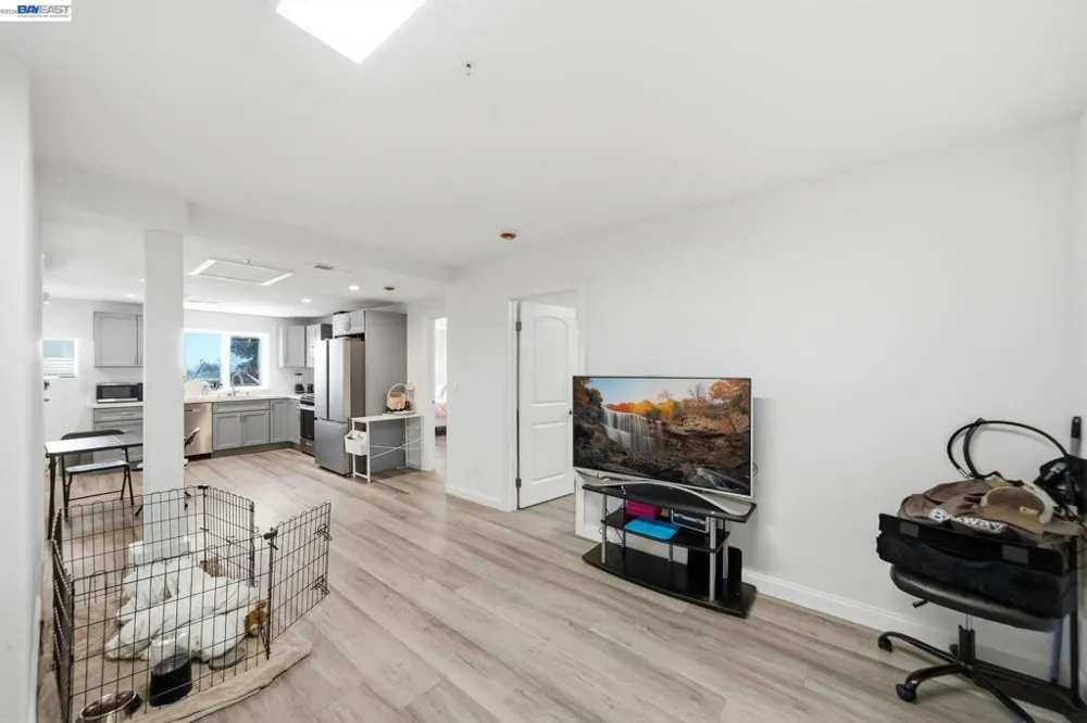 17208 President Dr Castro Valley, CA 94546