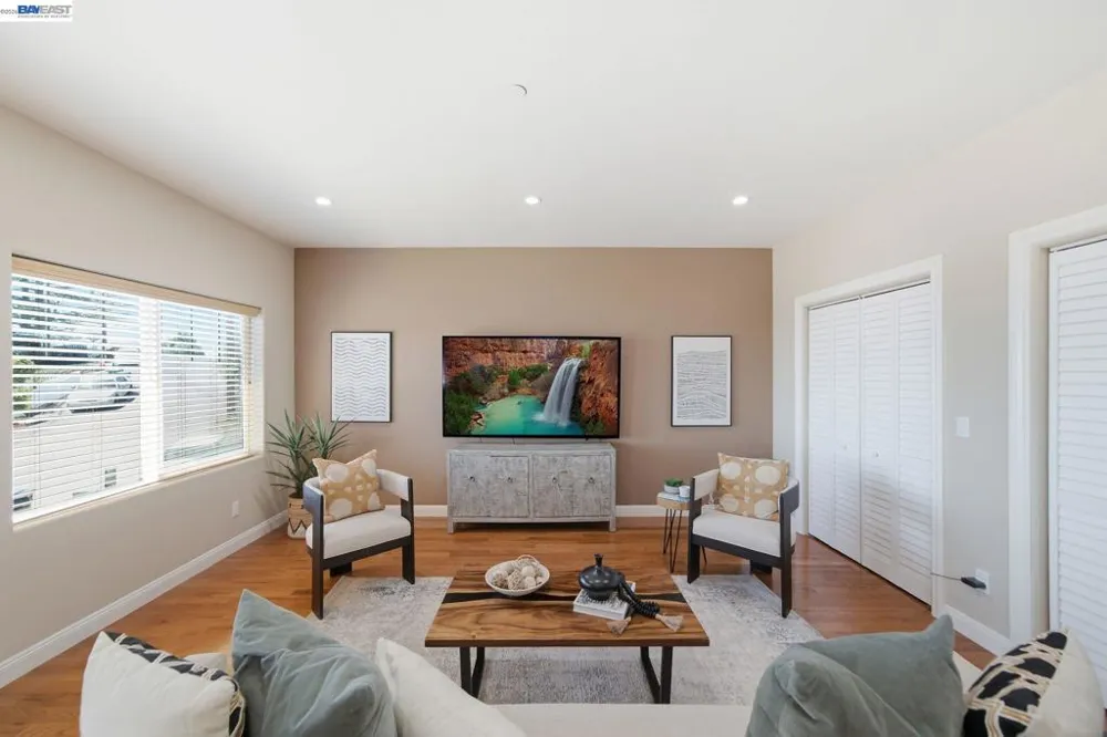 17208 President Dr Castro Valley, CA 94546
