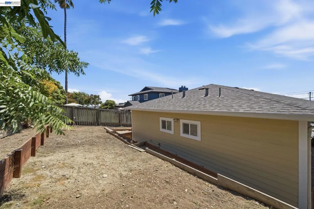 17208 President Dr Castro Valley, CA 94546