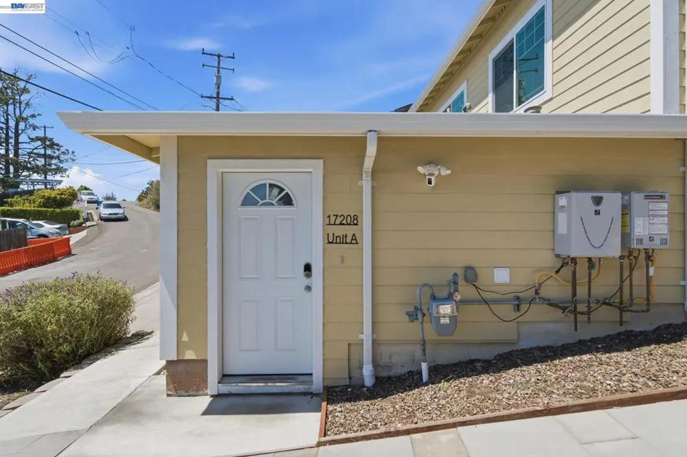 17208 President Dr Castro Valley, CA 94546