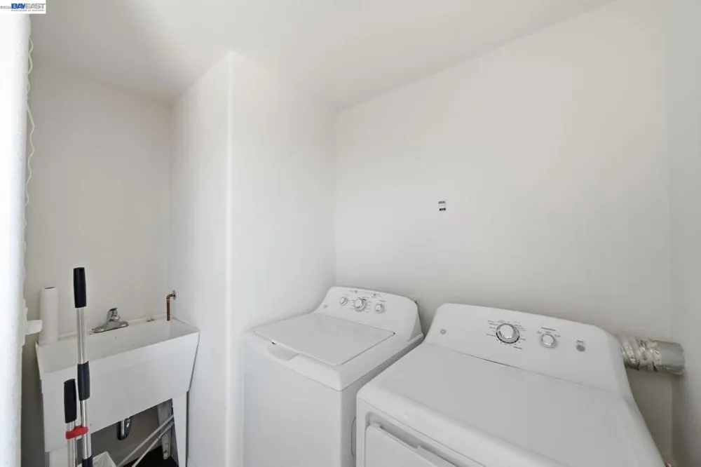 17208 President Dr Castro Valley, CA 94546