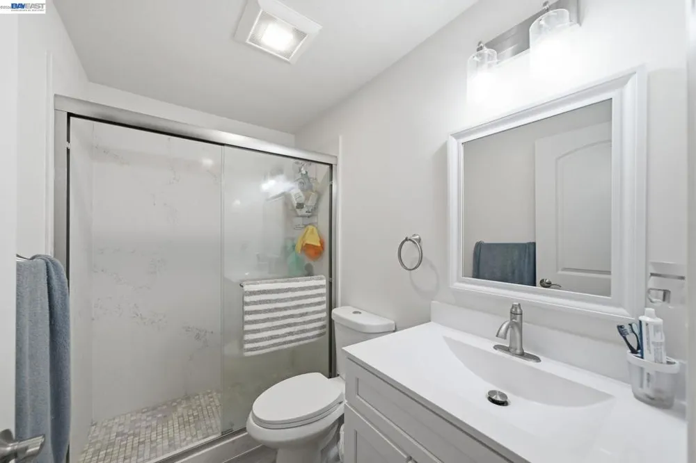 17208 President Dr Castro Valley, CA 94546