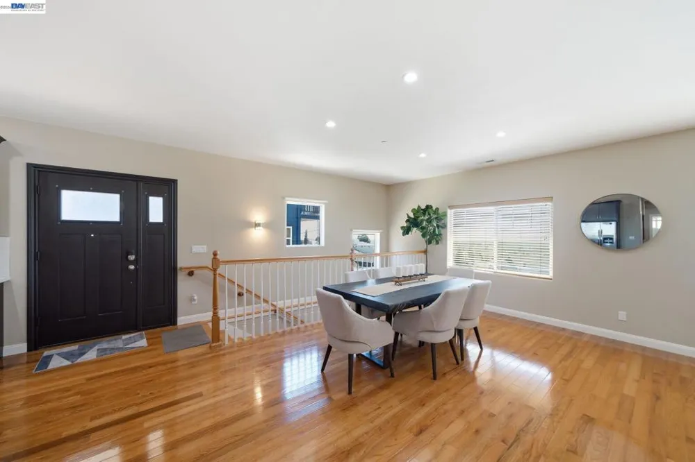 17208 President Dr Castro Valley, CA 94546