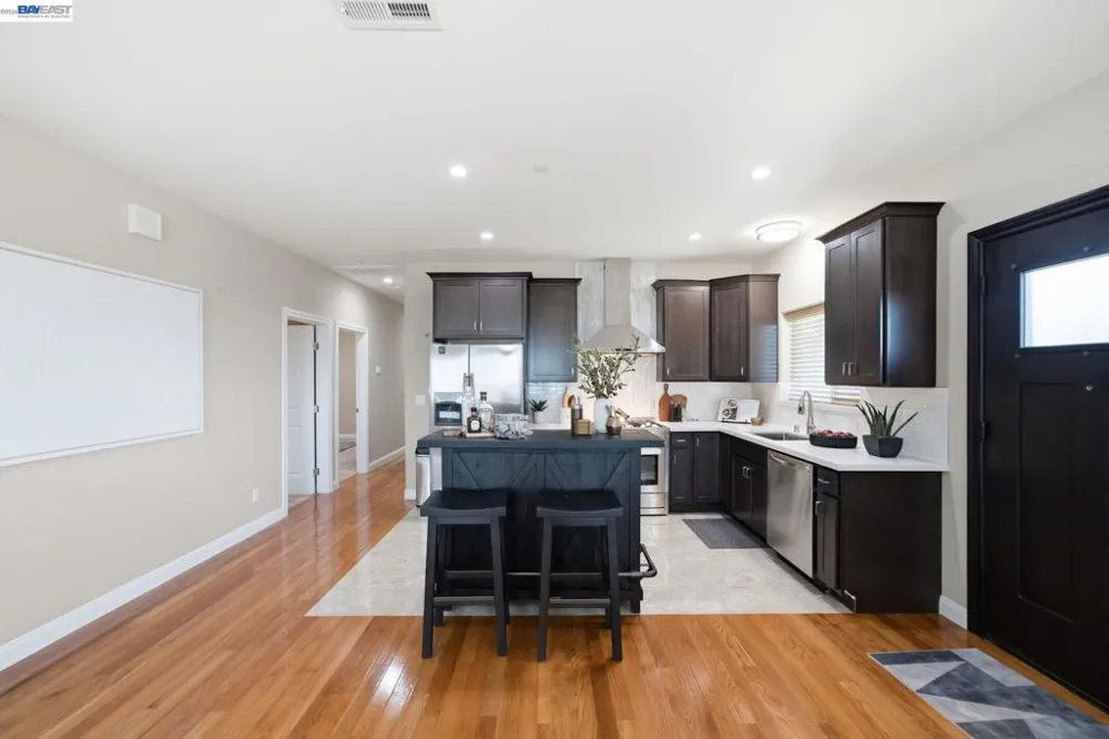 17208 President Dr Castro Valley, CA 94546