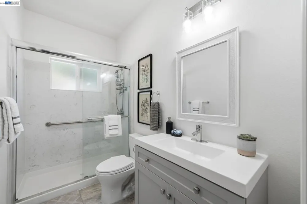 17208 President Dr Castro Valley, CA 94546