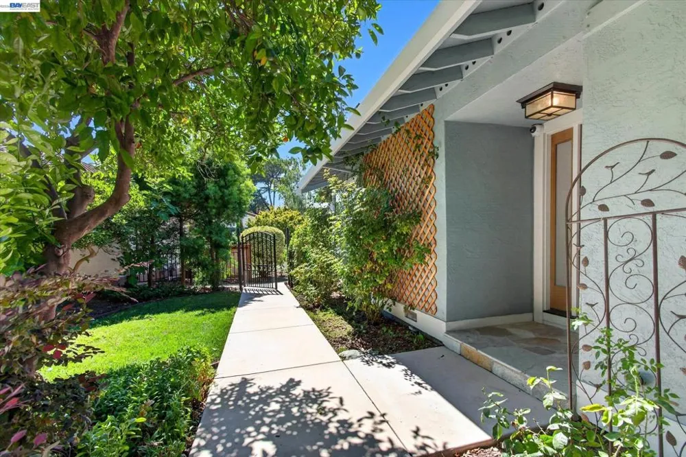 22 Jib Ct Pleasant Hill, CA 94523