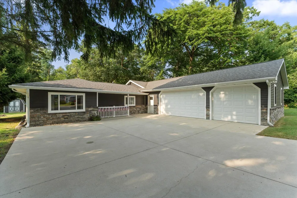 21684 Channel Parkway Edwardsburg, MI 49112