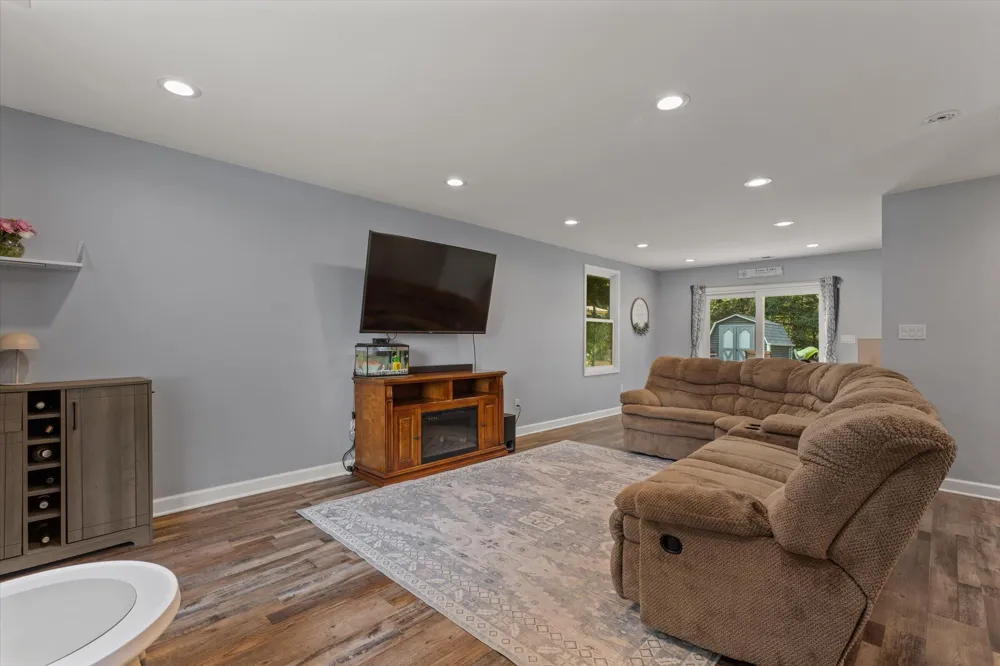 21684 Channel Parkway Edwardsburg, MI 49112