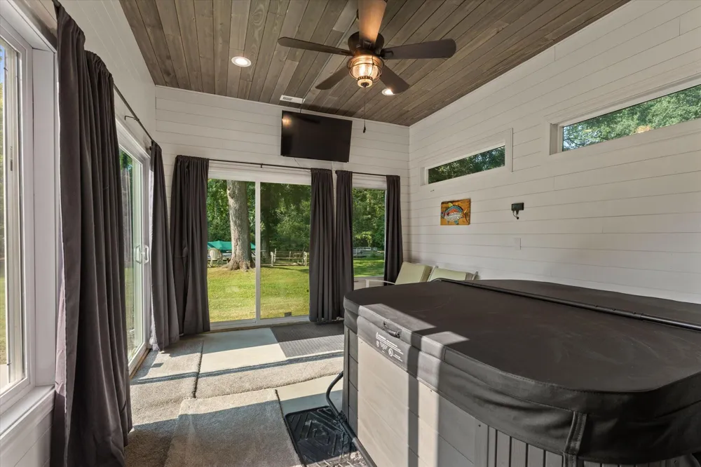 21684 Channel Parkway Edwardsburg, MI 49112