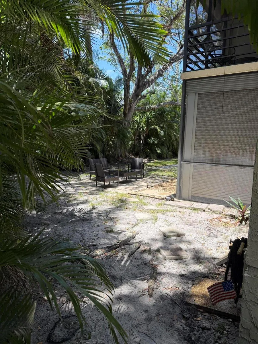 140 S CYPRESS ROAD #111 Pompano Beach, FL 33060