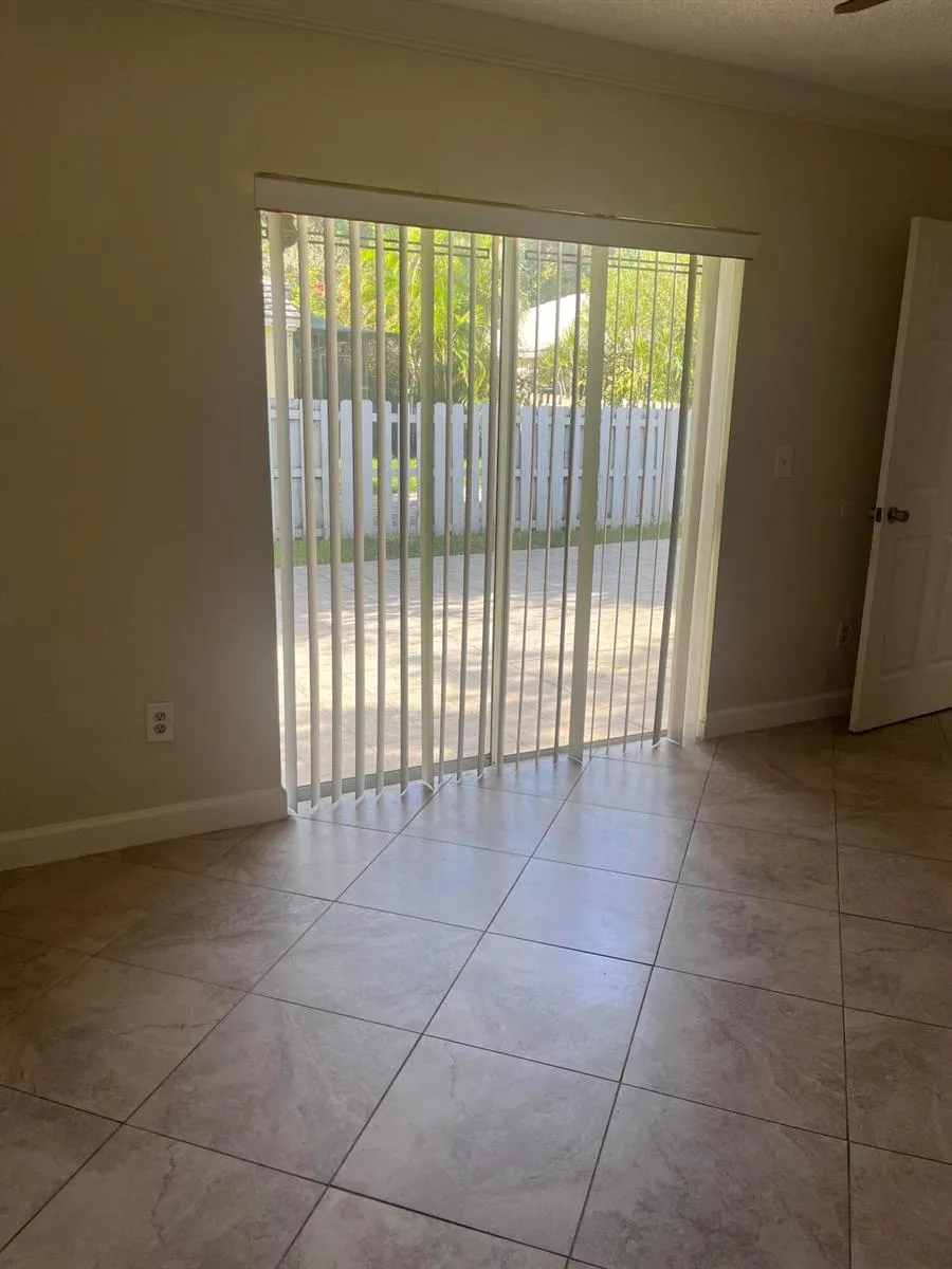 845 NW 98th Avenue Plantation, FL 33324