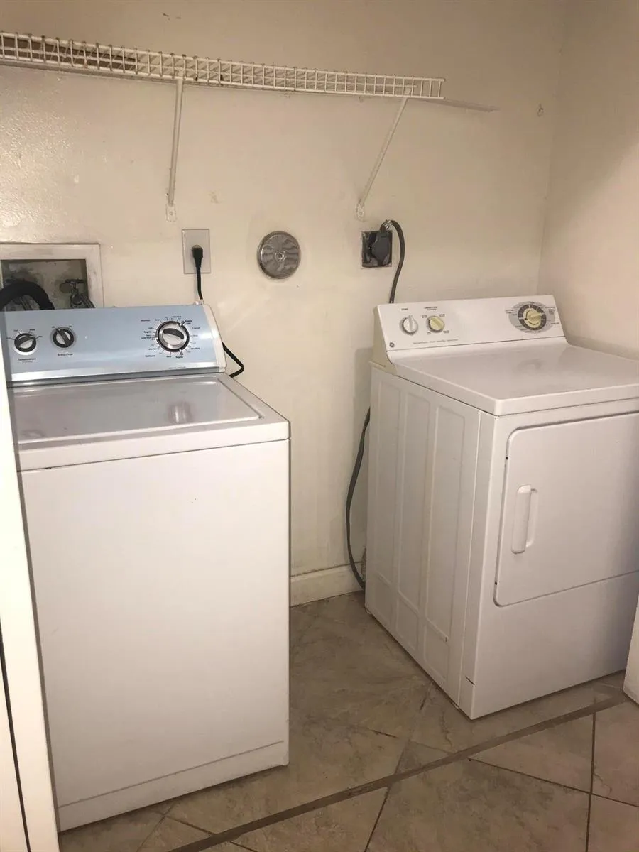 845 NW 98th Avenue Plantation, FL 33324