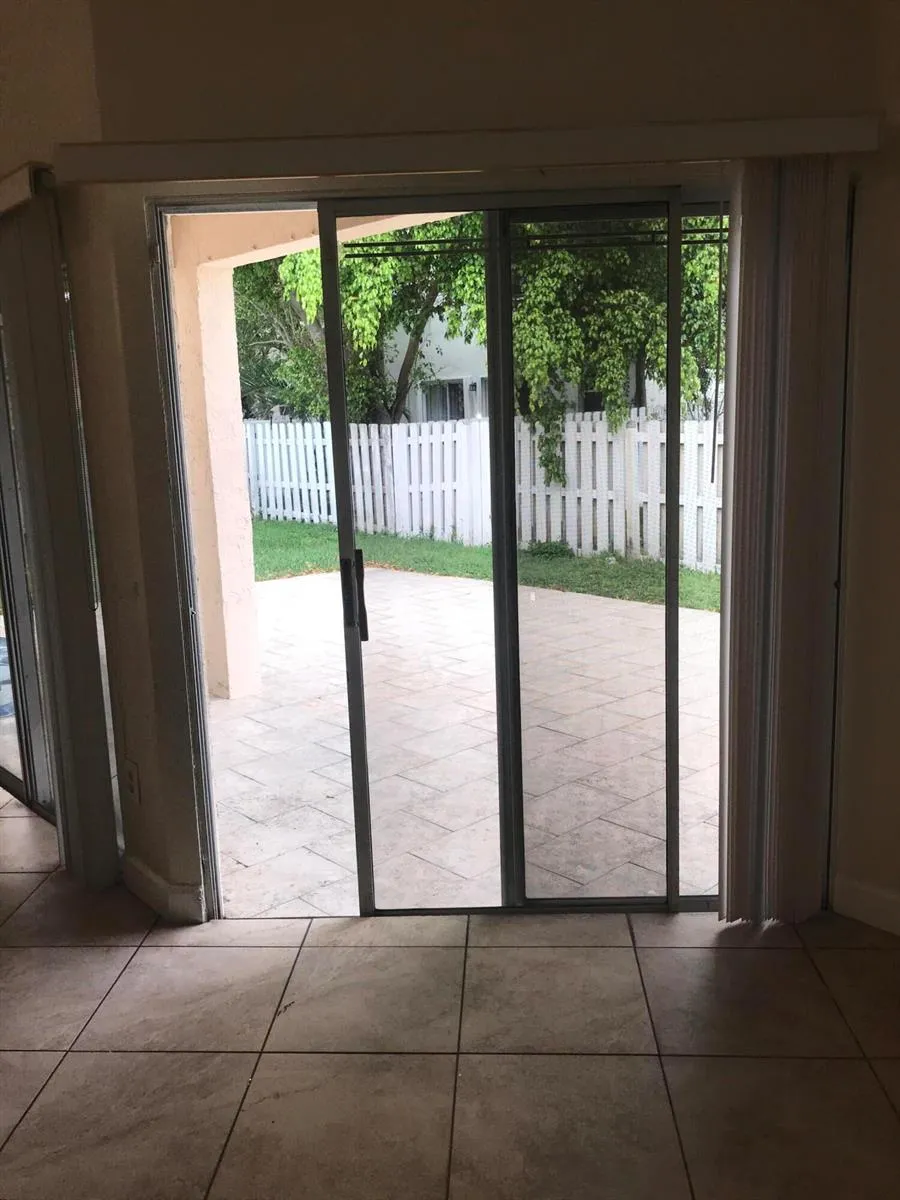845 NW 98th Avenue Plantation, FL 33324