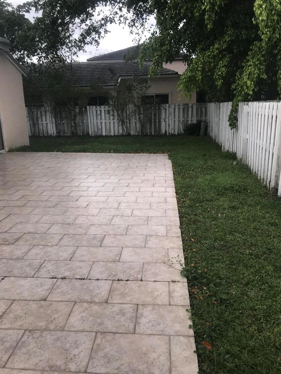 845 NW 98th Avenue Plantation, FL 33324