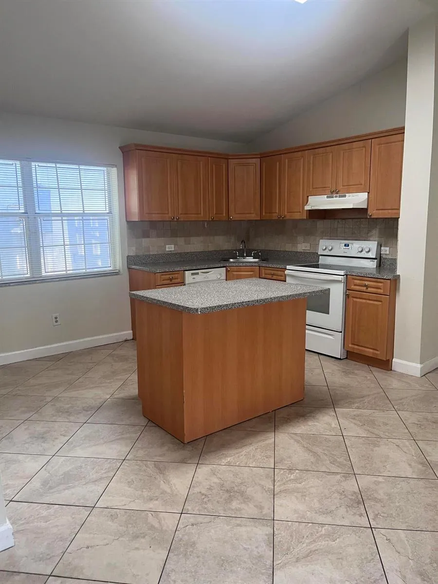 845 NW 98th Avenue Plantation, FL 33324
