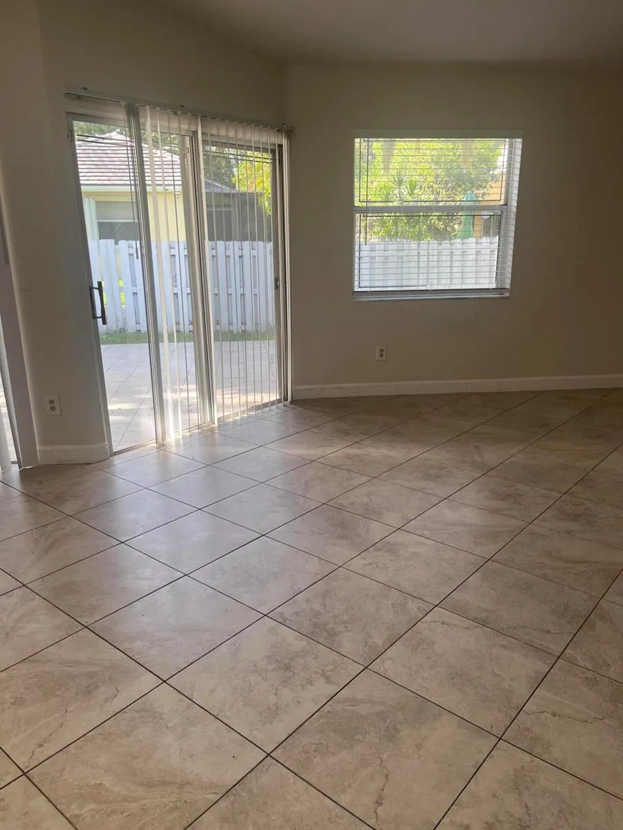 845 NW 98th Avenue Plantation, FL 33324