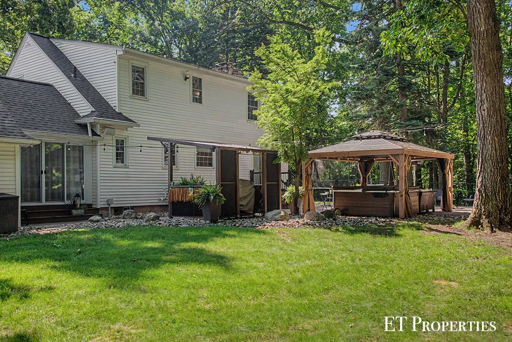 6645 Checkerberry Lane NE Plainfield Charter Township, MI 49341