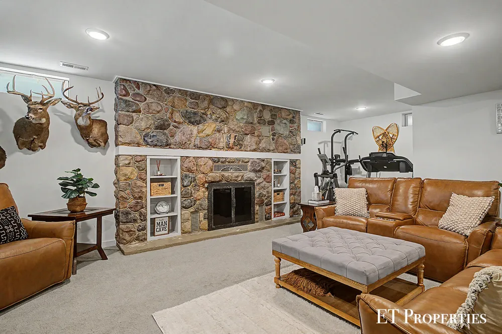 6645 Checkerberry Lane NE Plainfield Charter Township, MI 49341