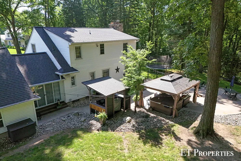 6645 Checkerberry Lane NE Plainfield Charter Township, MI 49341