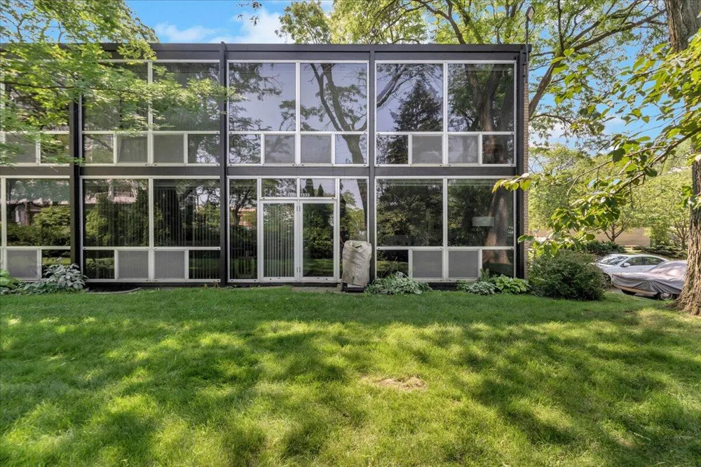 1333 Nicolet Place Detroit City, MI 48207