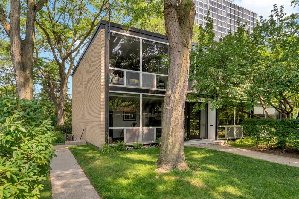 1333 Nicolet Place Detroit City, MI 48207