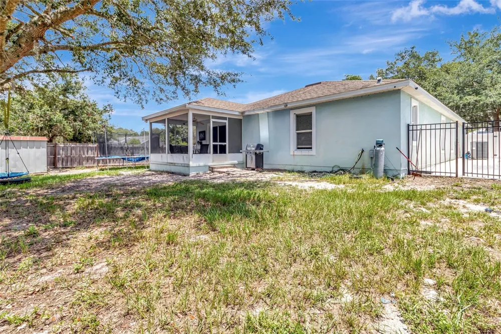 32917 FOREST AVENUE Leesburg, FL 34788