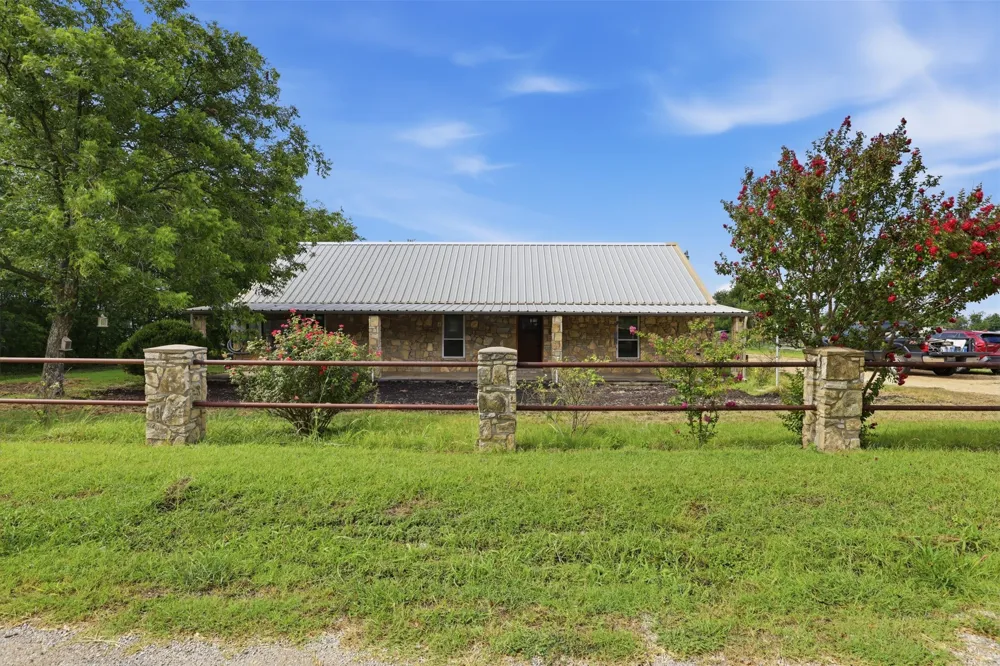 5377 Fm 219 W Carlton, TX 76436