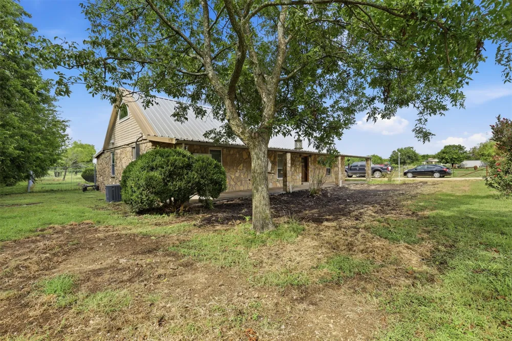 5377 Fm 219 W Carlton, TX 76436