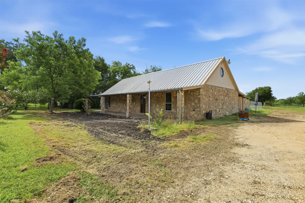 5377 Fm 219 W Carlton, TX 76436