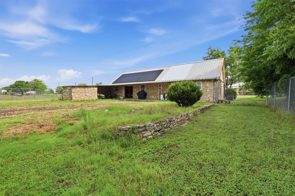 5377 Fm 219 W Carlton, TX 76436