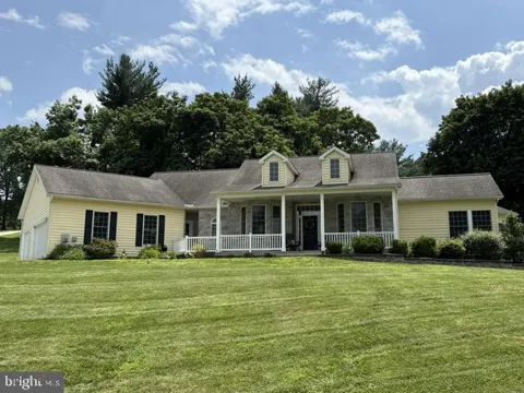 4902 W CHESTER PIKE