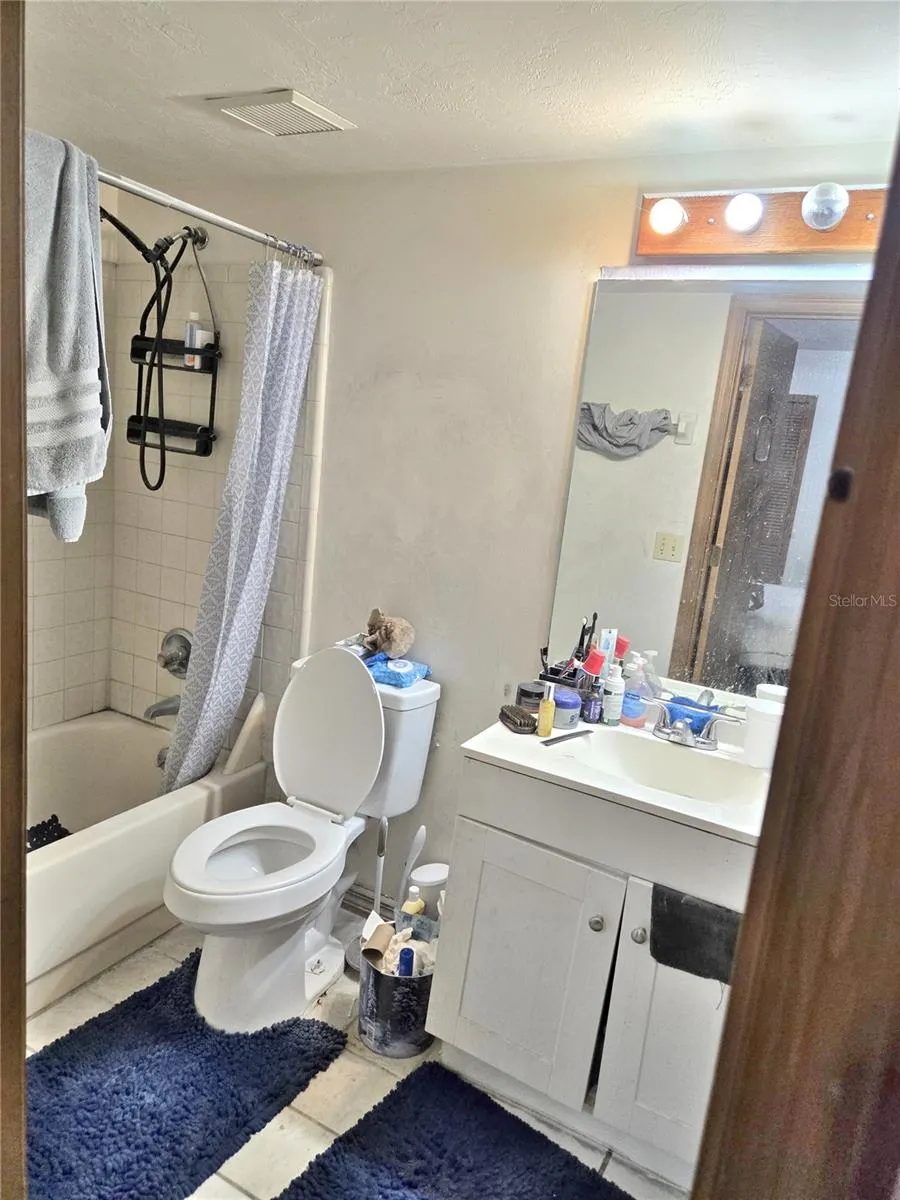 5727 SW 10TH PLACE Gainesville, FL 32607