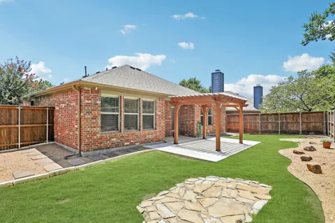3400 Glenmore Drive
