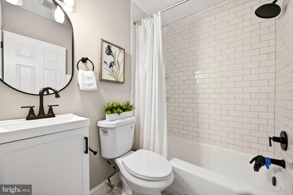 2722 ROSEDALE STREET Baltimore, MD 21216