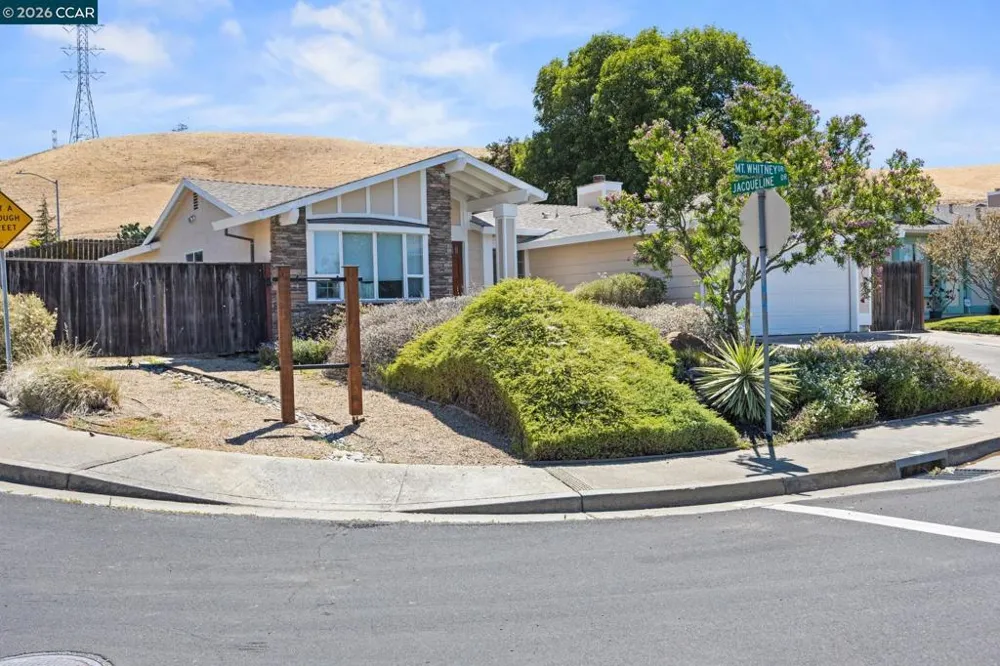 2274 Mount Whitney Dr Pittsburg, CA 94565